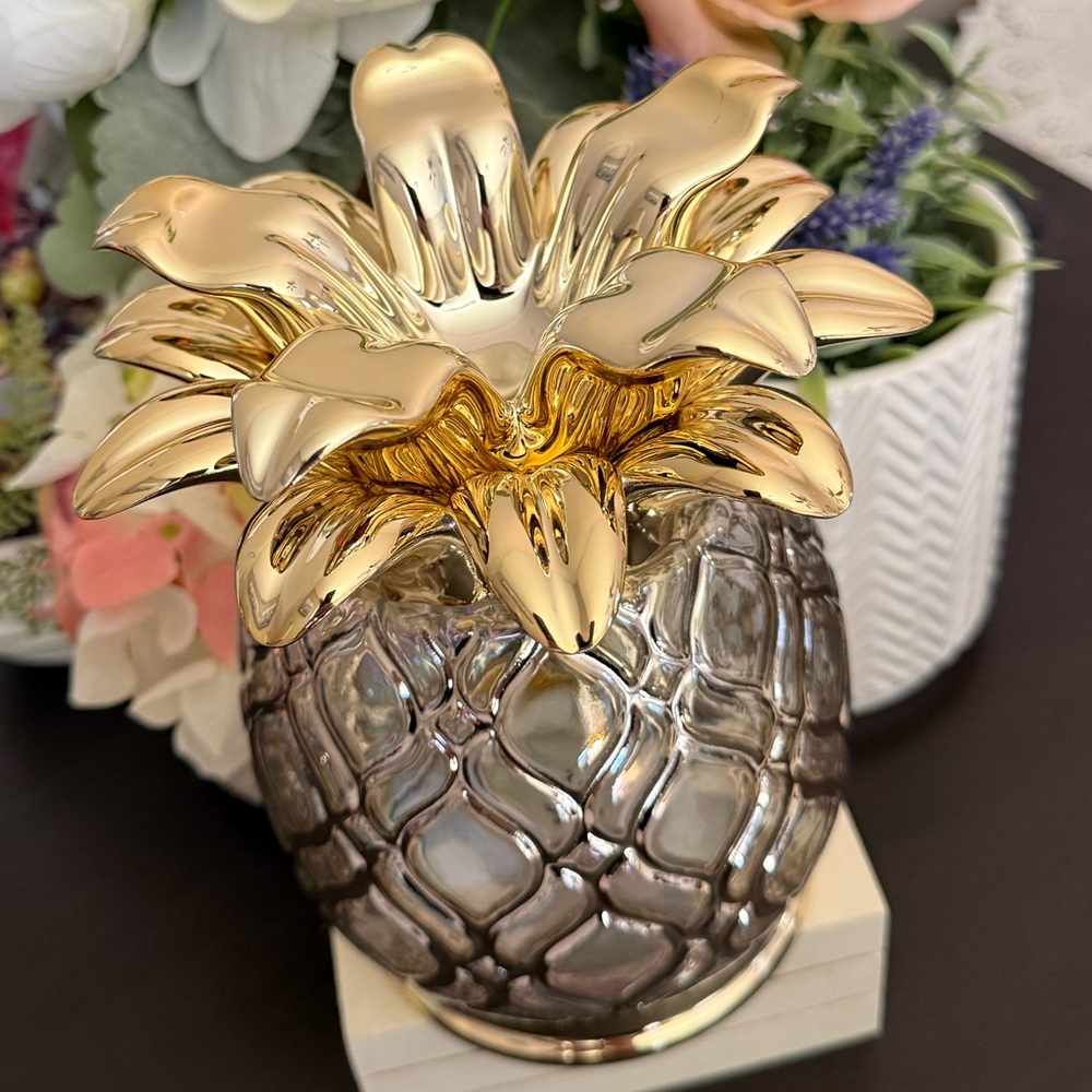 ππ BATH & BODY WORKS LIMITED EDITION GOLD GLASS PINEAPPLE 3-WICK CANDLE HOLDER - Picture 2 of 11